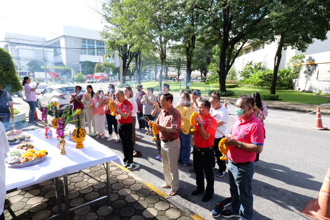 รูปภาพกิจกรรม สหกรณ์ออมทรัพย์การสื่อสารแห่งประเทศไทย ภาพกิจกรรม ทำบุญครบรอบ 54 ปี 1