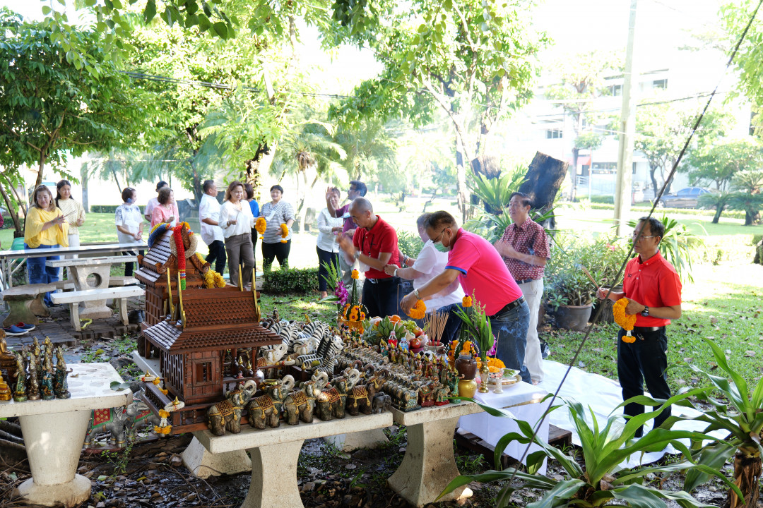 รูปภาพกิจกรรม สหกรณ์ออมทรัพย์การสื่อสารแห่งประเทศไทย ภาพกิจกรรม ทำบุญครบรอบ 54 ปี 10