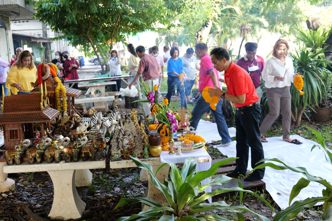 รูปภาพกิจกรรม สหกรณ์ออมทรัพย์การสื่อสารแห่งประเทศไทย ภาพกิจกรรม ทำบุญครบรอบ 54 ปี 11
