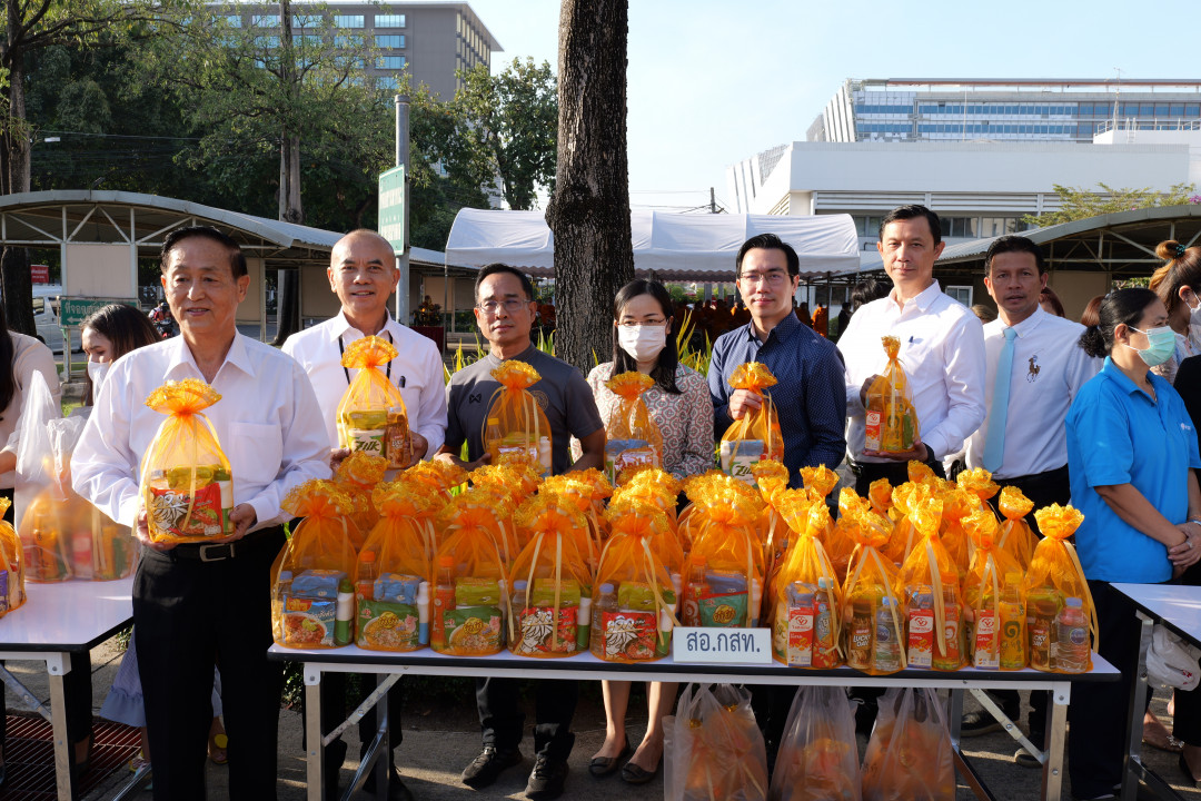 รูปภาพกิจกรรม สหกรณ์ออมทรัพย์การสื่อสารแห่งประเทศไทย ภาพกิจกรรม ร่วมทำบุญใส่บาตรกับ ปณท เนื่องในวันขึ้นปีใหม่ 2567 เมื่อวันที่ 5 มกราคม 2567 2
