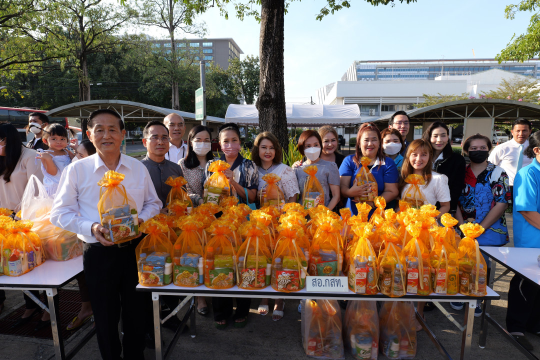 รูปภาพกิจกรรม สหกรณ์ออมทรัพย์การสื่อสารแห่งประเทศไทย ภาพกิจกรรม ร่วมทำบุญใส่บาตรกับ ปณท เนื่องในวันขึ้นปีใหม่ 2567 เมื่อวันที่ 5 มกราคม 2567 5