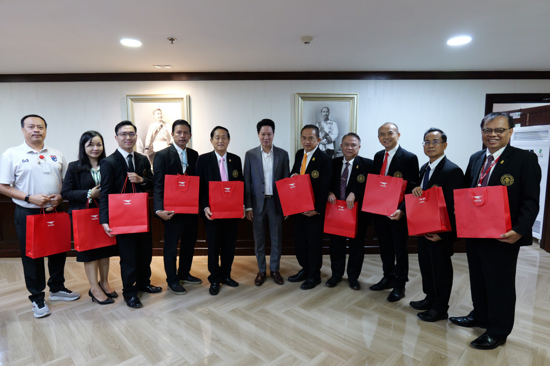 รูปภาพกิจกรรม สหกรณ์ออมทรัพย์การสื่อสารแห่งประเทศไทย ภาพกิจกรรม พบผู้บริหาร บริษัท ไปรษณีย์ไทย จำกัด  ผู้บริหาร บริษัท โทรคมนาคมแห่งชาติ จำกัด (มหาชน)  และท่านศรีภูมิ ศุขเนตร ผู้ก่อตั้งสหกรณ์ สอ.กสท. เพื่อเรียนเชิญเป็นที่ปรึกษา และมอบกระเช้าปีใหม่ 2567 6