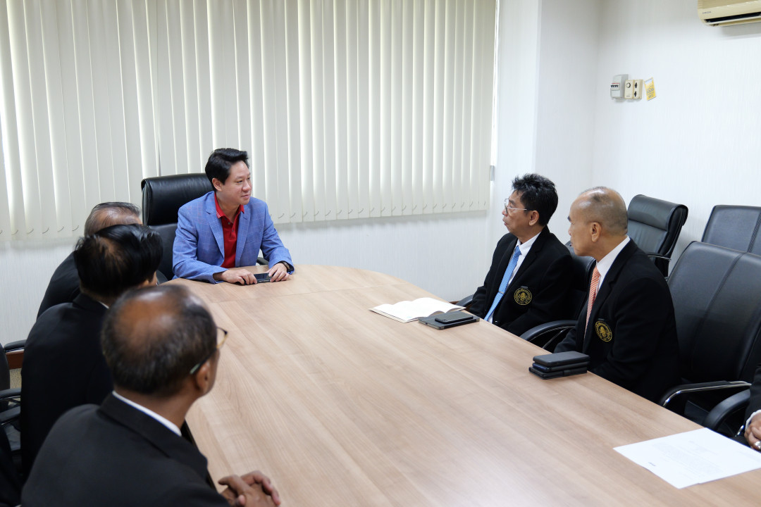 รูปภาพกิจกรรม สหกรณ์ออมทรัพย์การสื่อสารแห่งประเทศไทย ภาพกิจกรรม นายนิธิ มาวิเลิศ ประธานกรรมการและคณะกรรมการ เข้าพบ ดร.ดนันท์ สุภัทรพันธุ์ เชิญเป็นที่ปรึกษา สอ.กสท. 3