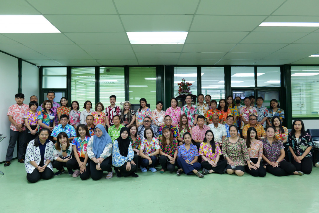 รูปภาพกิจกรรม สหกรณ์ออมทรัพย์การสื่อสารแห่งประเทศไทย กิจกรรม พิธีรดน้ำดำหัวแก่คณะกรรมการดำเนินการ สอ.กสท. 0