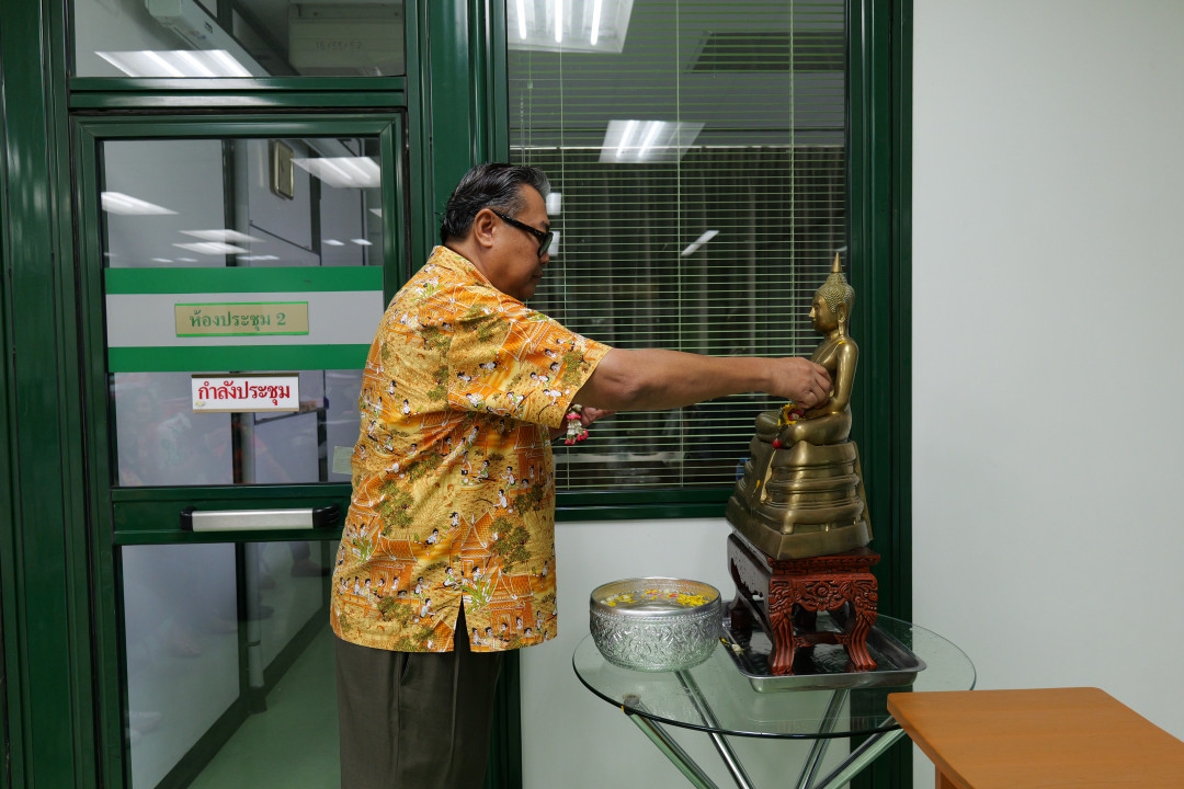 รูปภาพกิจกรรม สหกรณ์ออมทรัพย์การสื่อสารแห่งประเทศไทย กิจกรรม พิธีรดน้ำดำหัวแก่คณะกรรมการดำเนินการ สอ.กสท. 13