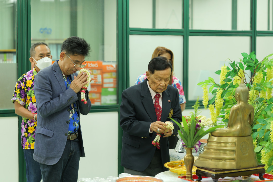 รูปภาพกิจกรรม สหกรณ์ออมทรัพย์การสื่อสารแห่งประเทศไทย กิจกรรม พิธีรดน้ำขอพรเนื่องในวันสงกรานต์ 2568 12