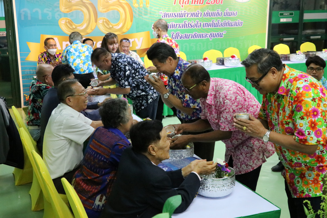 รูปภาพกิจกรรม สหกรณ์ออมทรัพย์การสื่อสารแห่งประเทศไทย กิจกรรม พิธีรดน้ำขอพรเนื่องในวันสงกรานต์ 2568 25