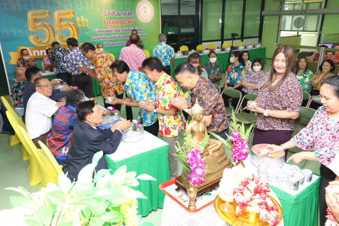 รูปภาพกิจกรรม สหกรณ์ออมทรัพย์การสื่อสารแห่งประเทศไทย กิจกรรม พิธีรดน้ำขอพรเนื่องในวันสงกรานต์ 2568 27