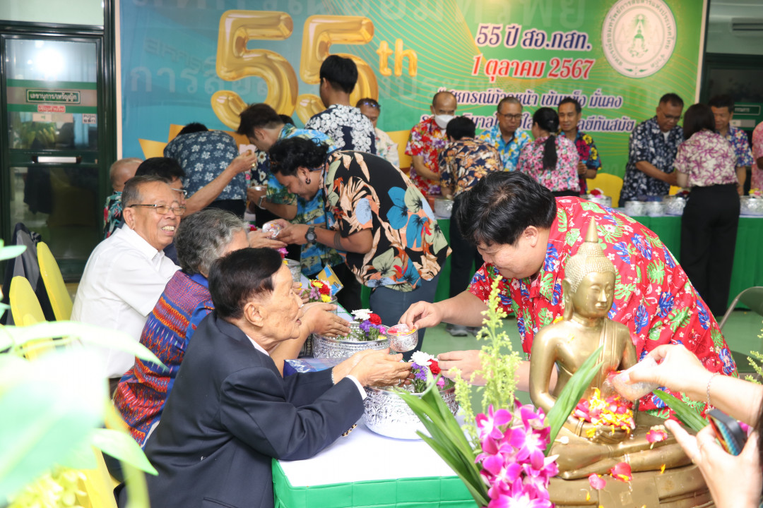 รูปภาพกิจกรรม สหกรณ์ออมทรัพย์การสื่อสารแห่งประเทศไทย กิจกรรม พิธีรดน้ำขอพรเนื่องในวันสงกรานต์ 2568 29