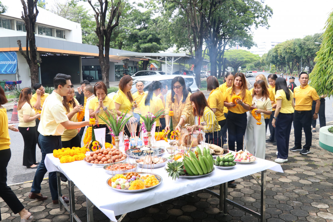 รูปภาพกิจกรรม สหกรณ์ออมทรัพย์การสื่อสารแห่งประเทศไทย กิจกรรม ทำบุญครบรอบ 56 ปี สอ.กสท. วันที่ 1 ตุลาคม 2568 61