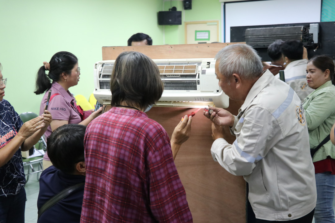 รูปภาพกิจกรรม สหกรณ์ออมทรัพย์การสื่อสารแห่งประเทศไทย กิจกรรม อบรมวิชาชีพสมาชิกส่วนกลาง "ล้างเครื่องปรับอากาศภายในบ้าน" ประจำปี 2568 37