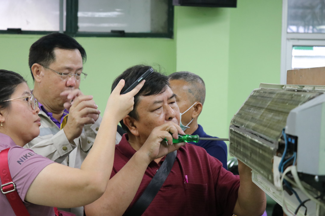 รูปภาพกิจกรรม สหกรณ์ออมทรัพย์การสื่อสารแห่งประเทศไทย กิจกรรม อบรมวิชาชีพสมาชิกส่วนกลาง "ล้างเครื่องปรับอากาศภายในบ้าน" ประจำปี 2568 41