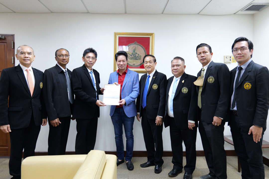 ภาพกิจกรรม นายนิธิ มาวิเลิศ ประธานกรรมการและคณะกรรมการ เข้าพบ ดร.ดนันท์ สุภัทรพันธุ์ เชิญเป็นที่ปรึกษา สอ.กสท.